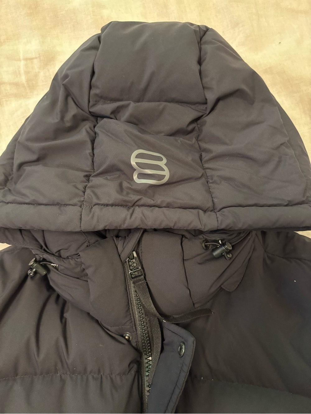 Aritzia Black Super Puff Jacket - Picture 3 of 7